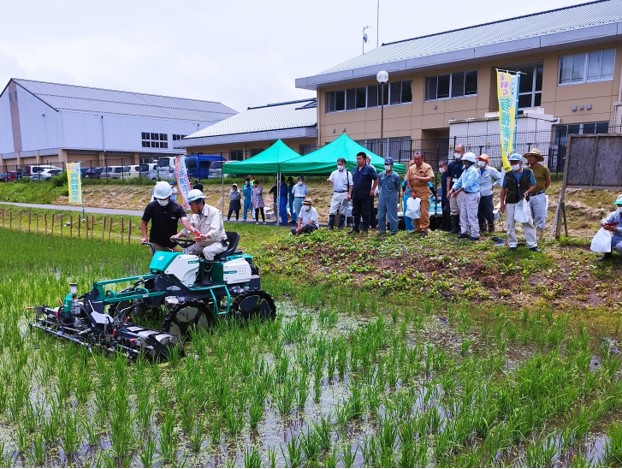 一関市長除草機実演